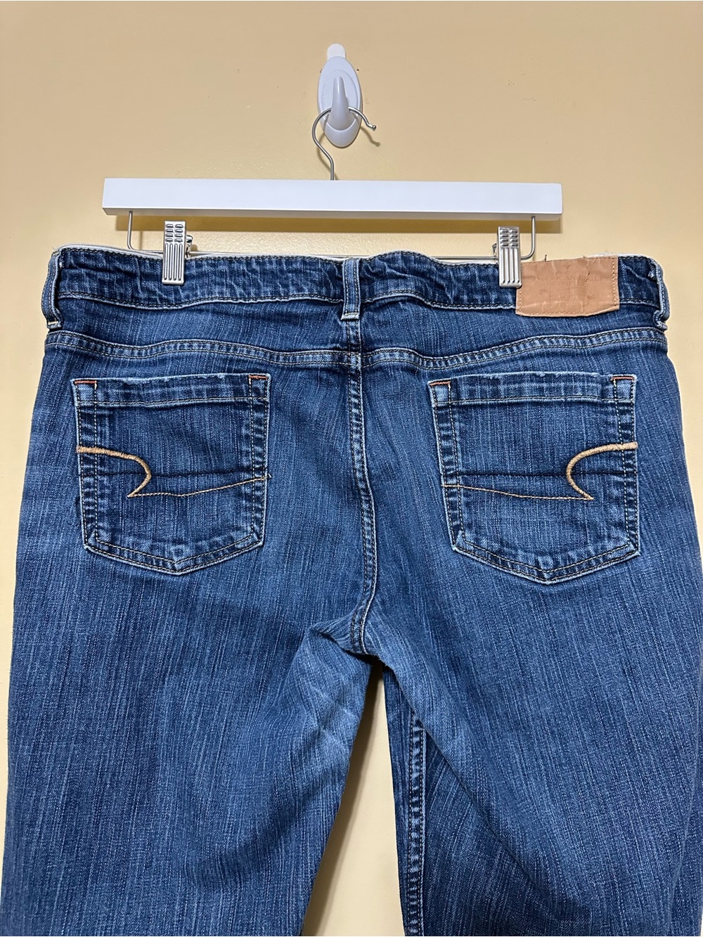 American Eagle VTG Hipster Low Rise Bootcut Jeans Women 16 Long Medium Wash Blue - Picture 4 of 7
